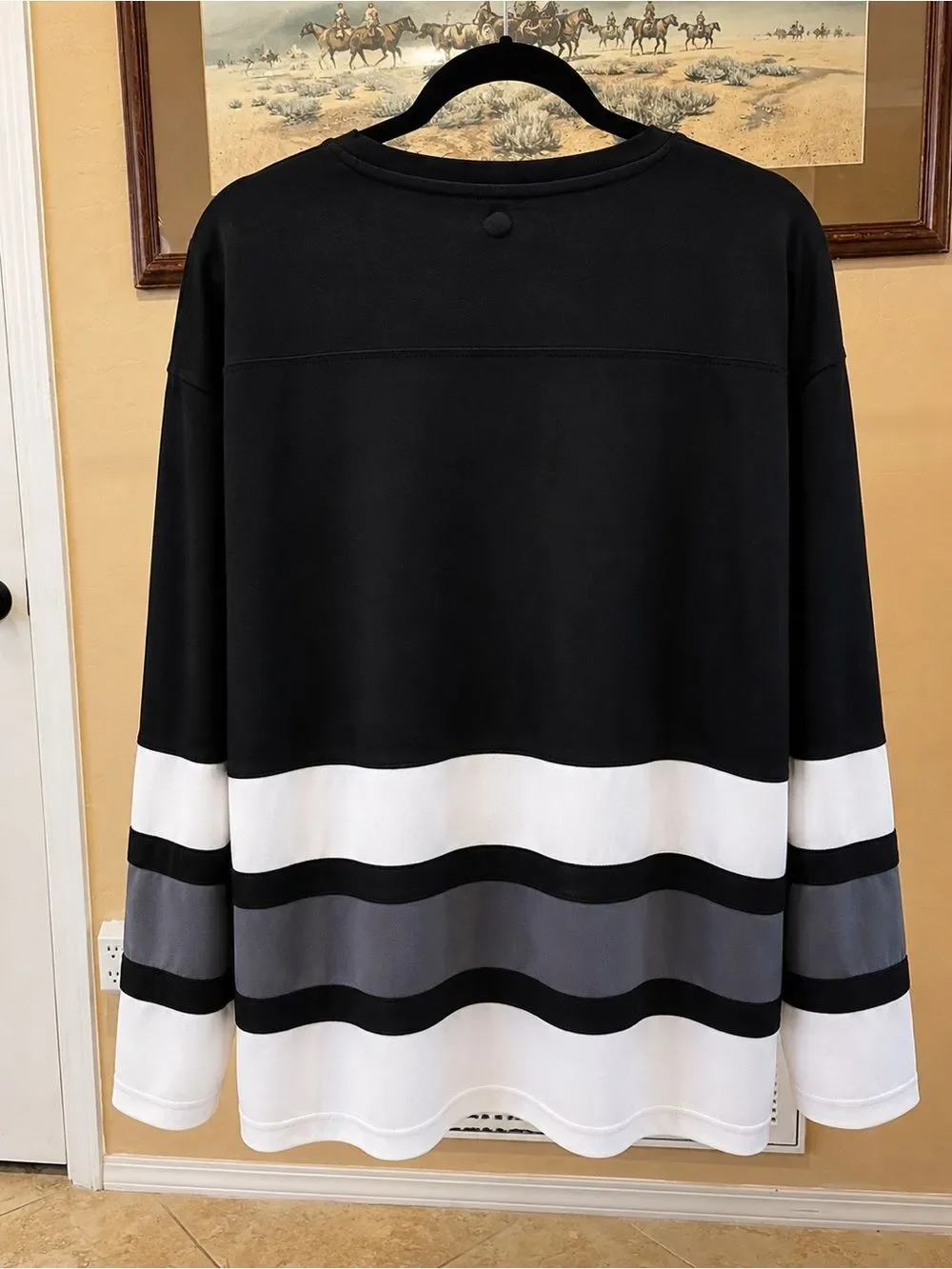 Vegas Golden Knights Men’s XL Hockey Jersey Style Long Sleeve Tee Shirt